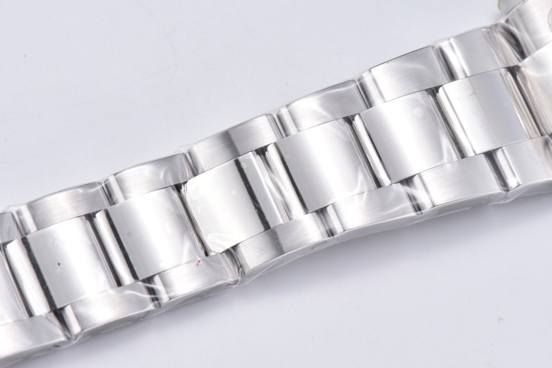 Victory Factory Daytona 116509 White Mother of Pearl Dial Diamond Hour Markers Oystersteel Case Bracelet DD4130 Movement 08 Clean Factory Daytona 116509 White Mother of Pearl Dial Diamond Hour Markers Oystersteel Case Bracelet DD4130 Movement 08