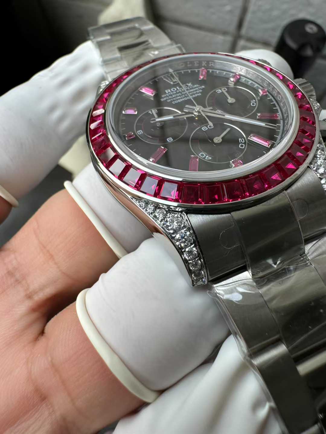 Victory Factory Watch Rolex Ruby Daytona 126599TRU Black Dial Baguette Ruby Bezel TRU Daytona Gem Set DanDong 4131 Movement 05 Clean Factory Watch Rolex Ruby Daytona 126599TRU Black Dial Baguette Ruby Bezel TRU Daytona Gem Set DanDong 4131 Movement 05